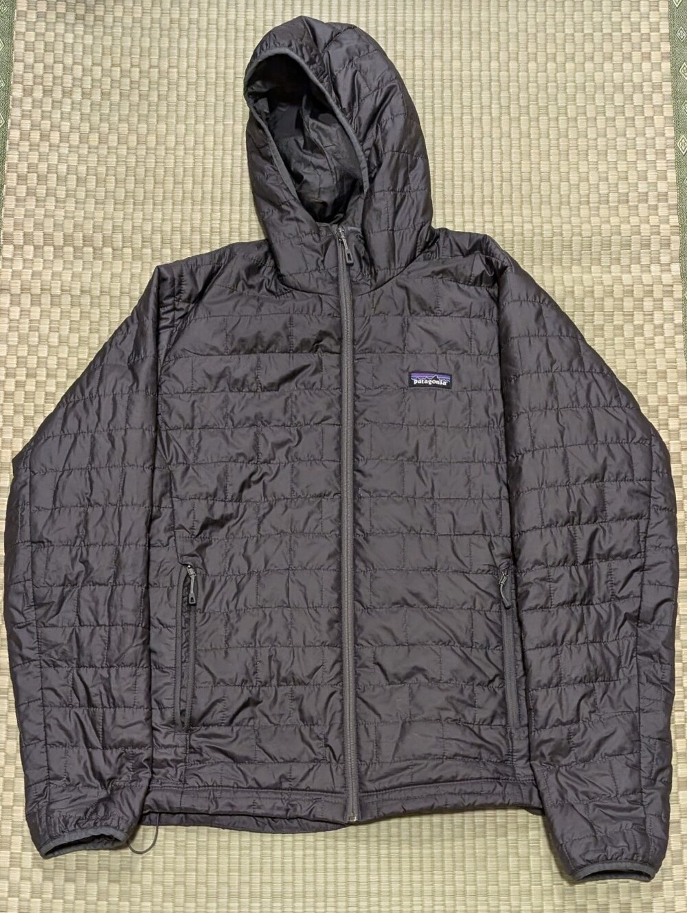 Patagonia Nanopuff Full Zip Hooded Jacket in Forge Gray Men's Size Medium *Flaw*